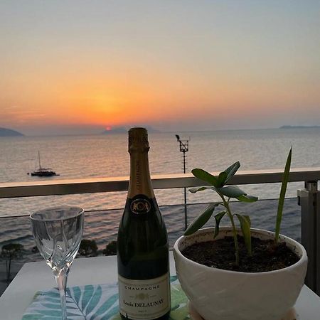 Martin Apartment Vlorë Buitenkant foto