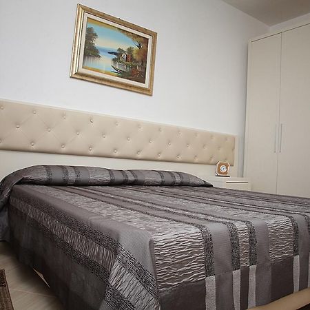 Martin Apartment Vlorë Buitenkant foto
