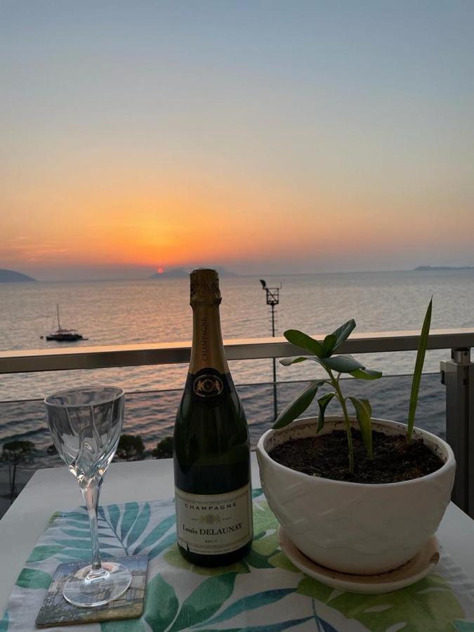 Martin Apartment Vlorë Buitenkant foto