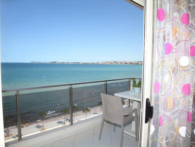 Martin Apartment Vlorë Buitenkant foto