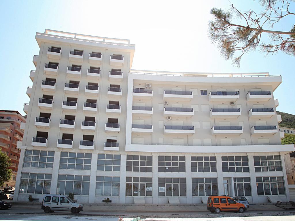Martin Apartment Vlorë Buitenkant foto